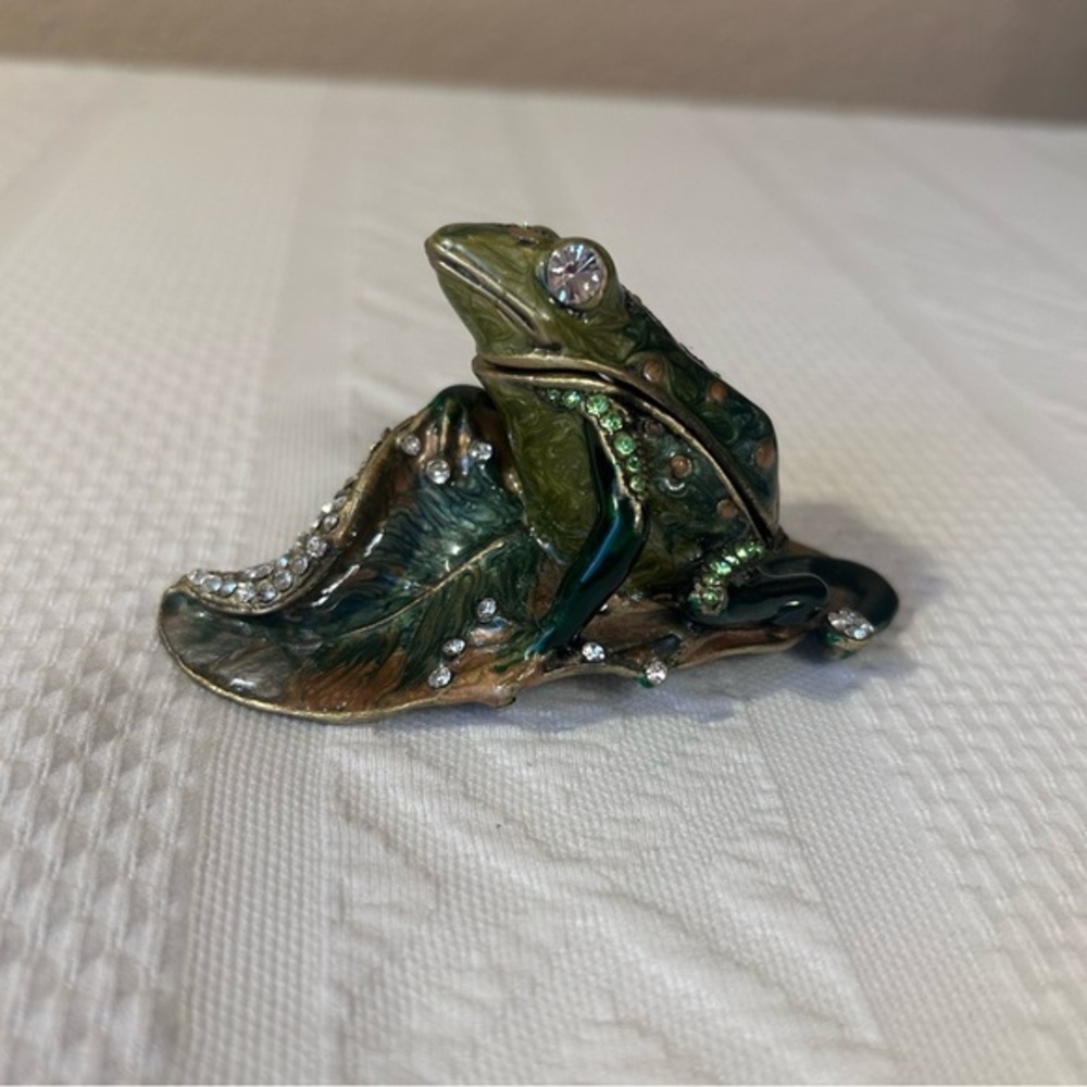 Vintage Enamel Jeweled with Green‎ and Clear Swarovski Crystals Frog Trinket Box